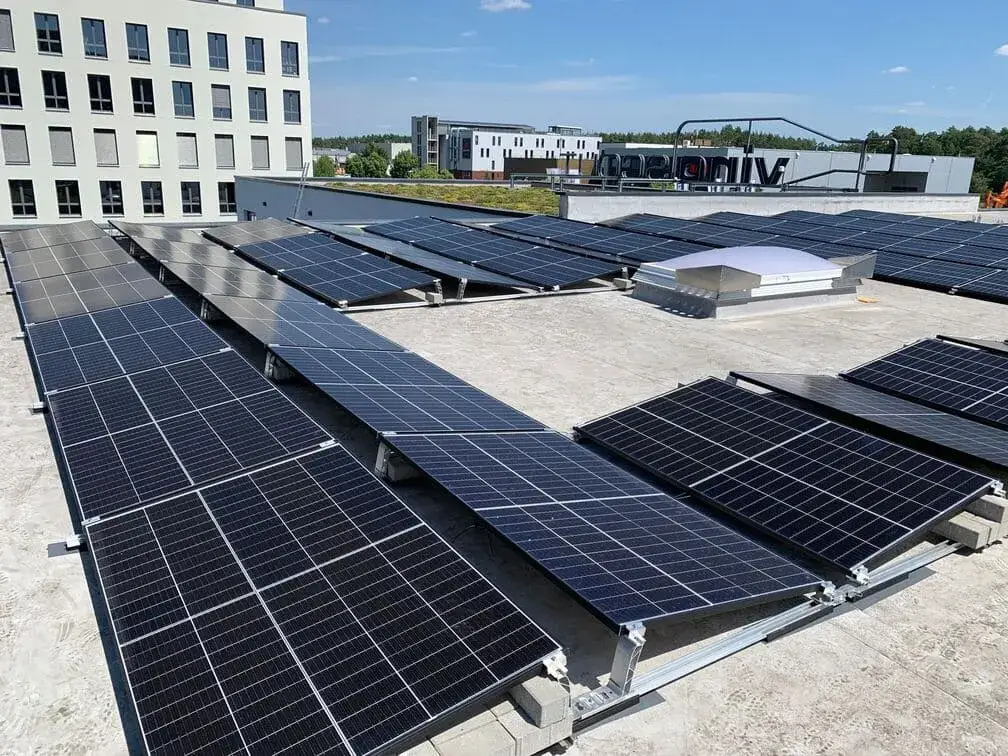 Solaranlage auf einer Lagerhalle in Kleinmachnow
